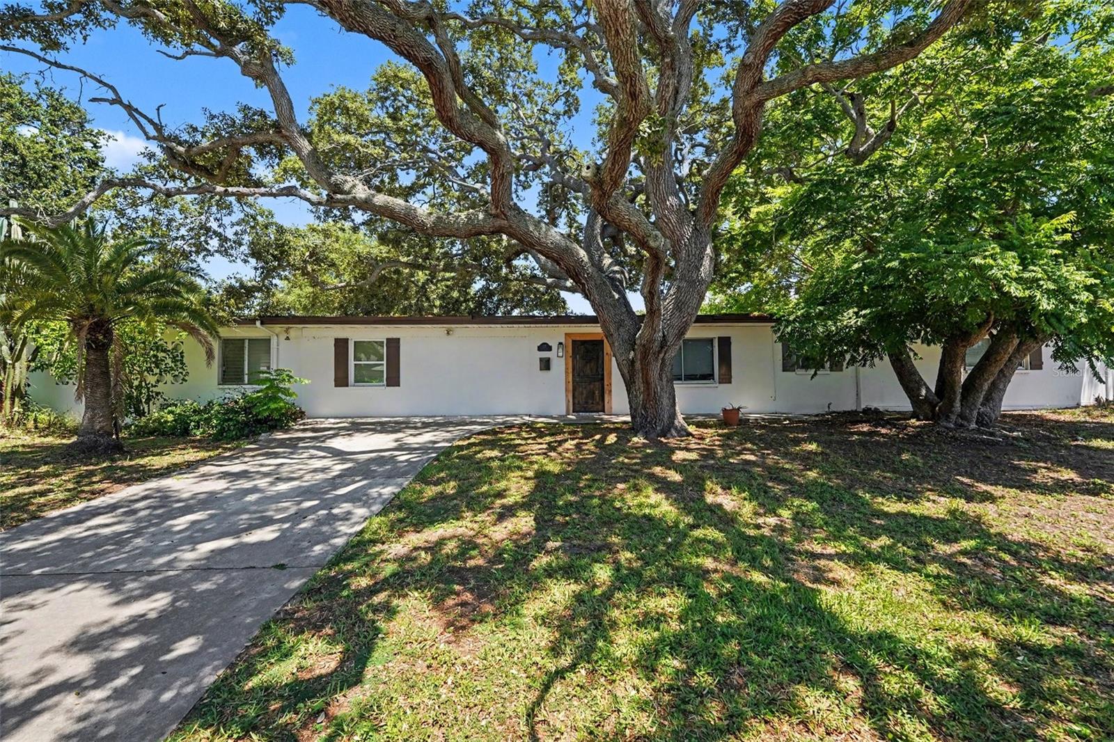 217 Garden, Belleair, FL 33756