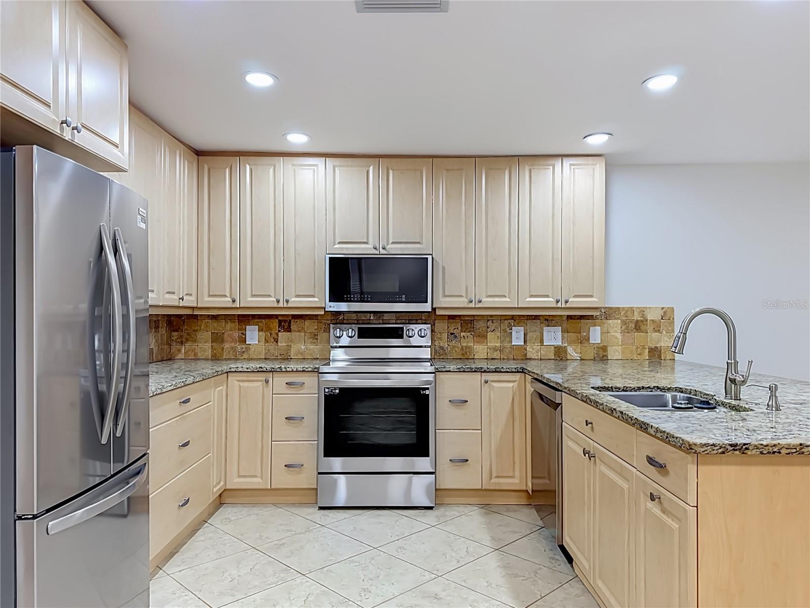 2103 162nd, Bradenton, FL 34211