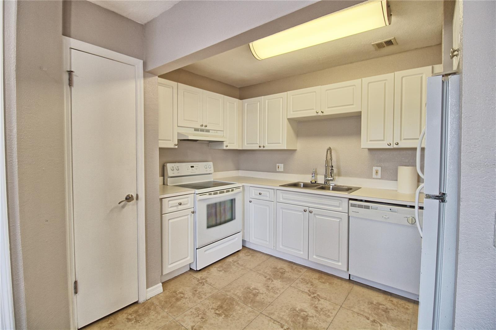 13760 Orange Sunset Unit 201, Tampa, FL 33618