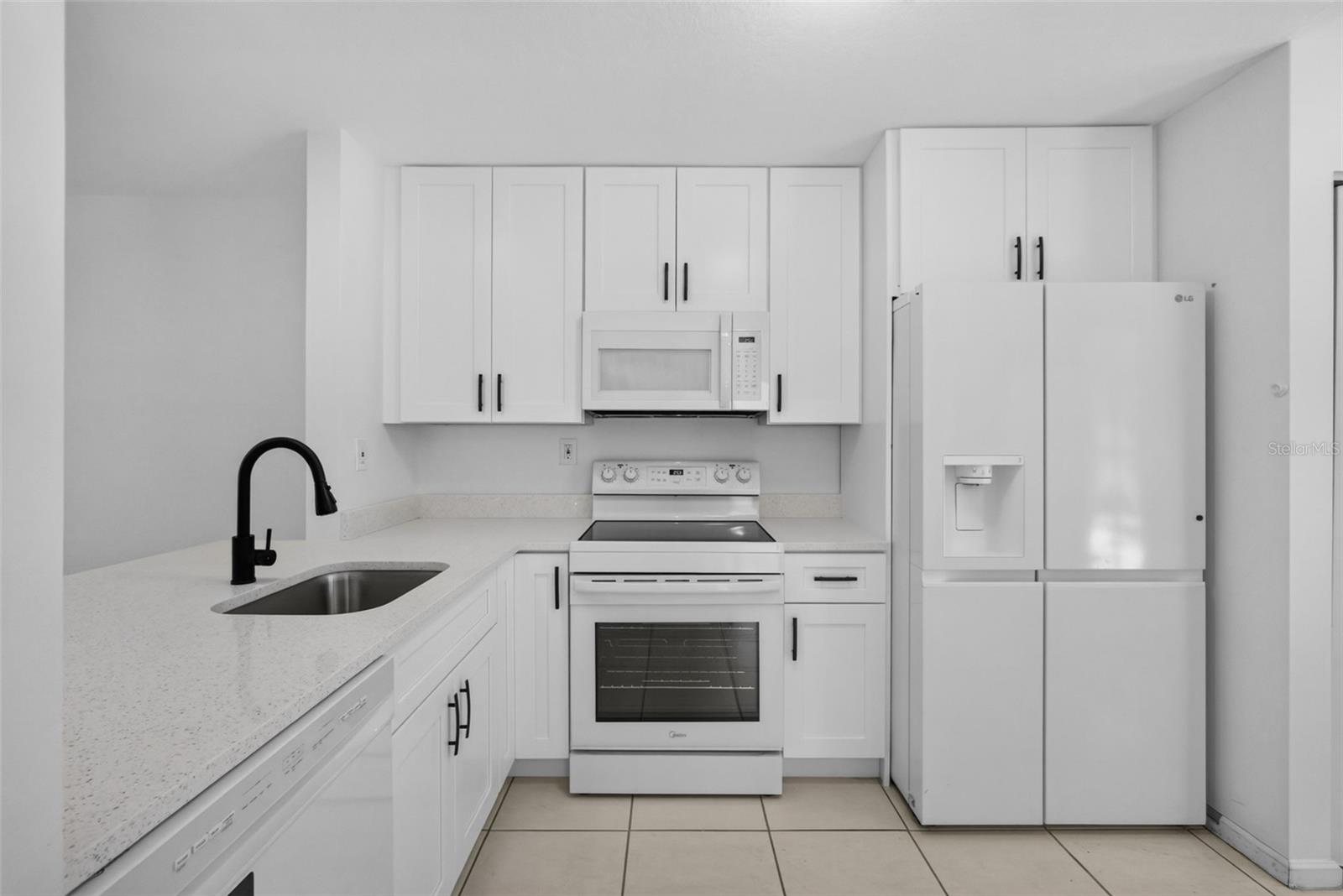 946 Summit Lake, West Palm Beach, FL 33406