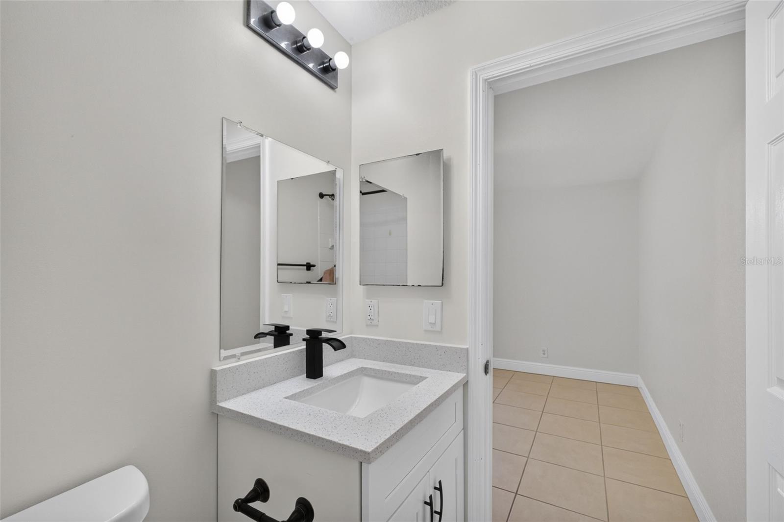 946 Summit Lake, West Palm Beach, FL 33406