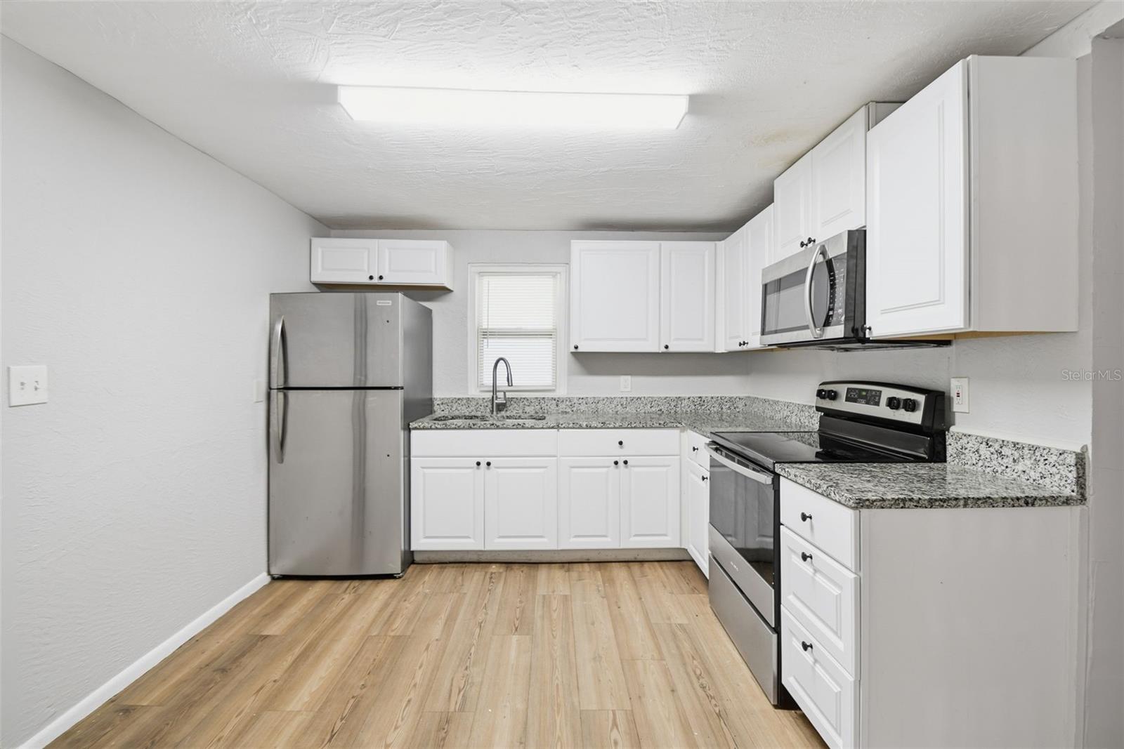 2550 10th, St Petersburg, FL 33712