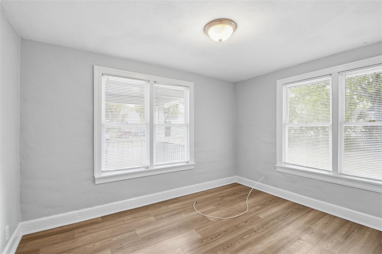 2550 10th, St Petersburg, FL 33712