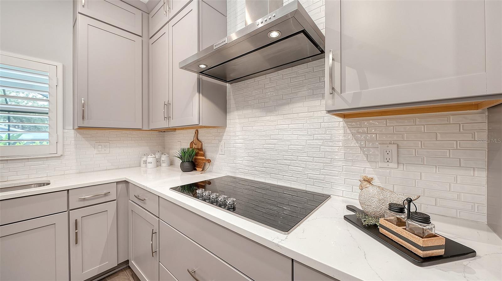 2554 Floyd, Sarasota, FL 34239