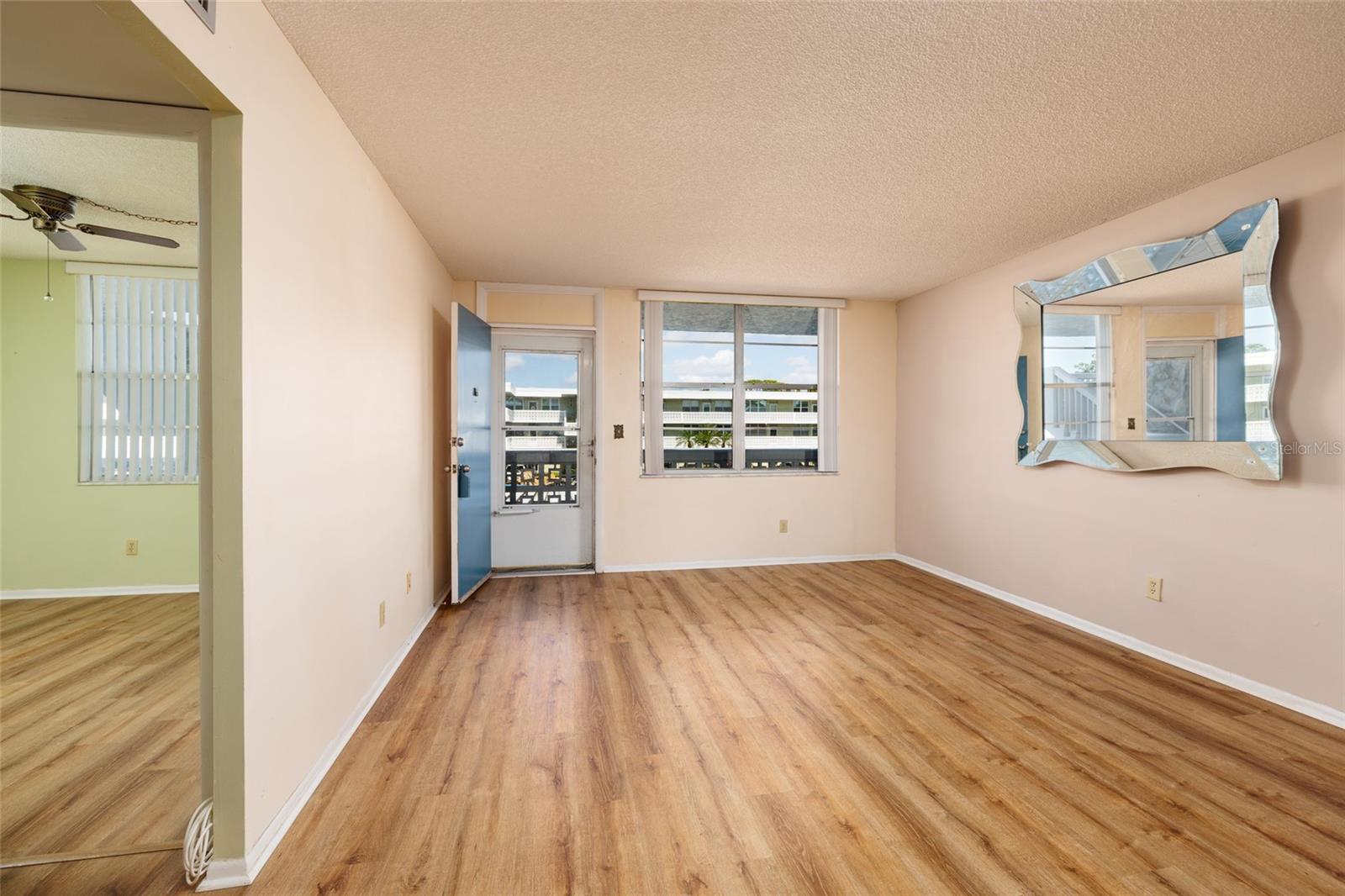 4715 Bay Unit 222, St Petersburg, FL 33703