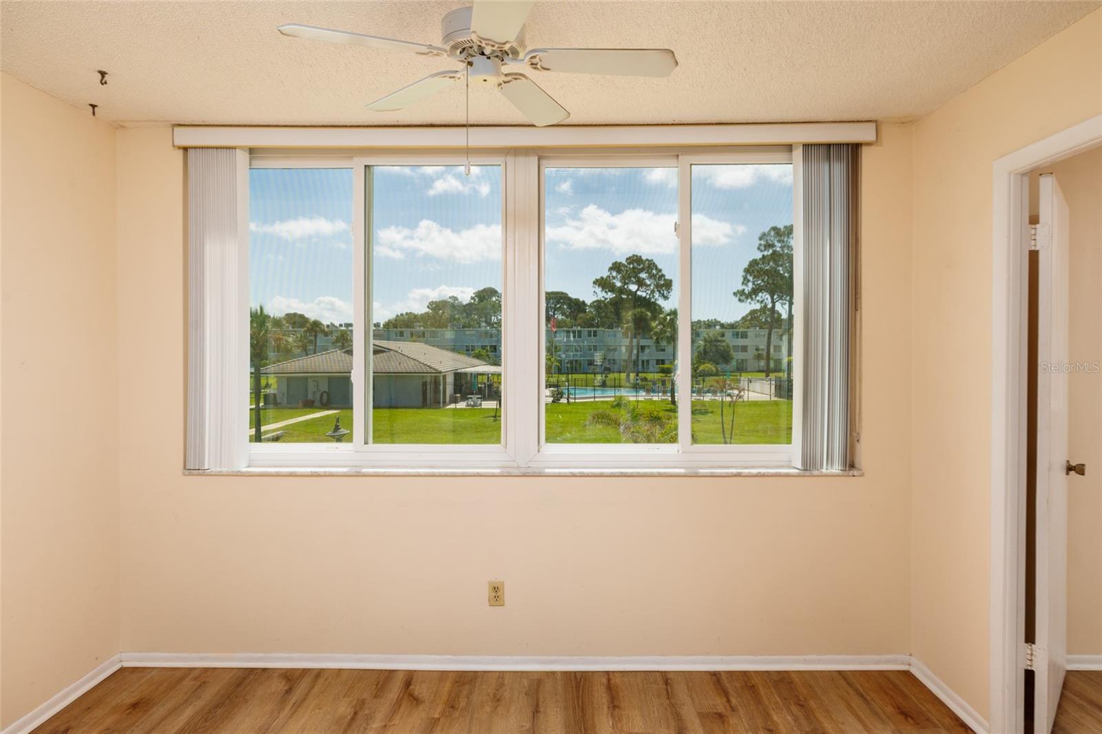 4715 Bay Unit 222, St Petersburg, FL 33703