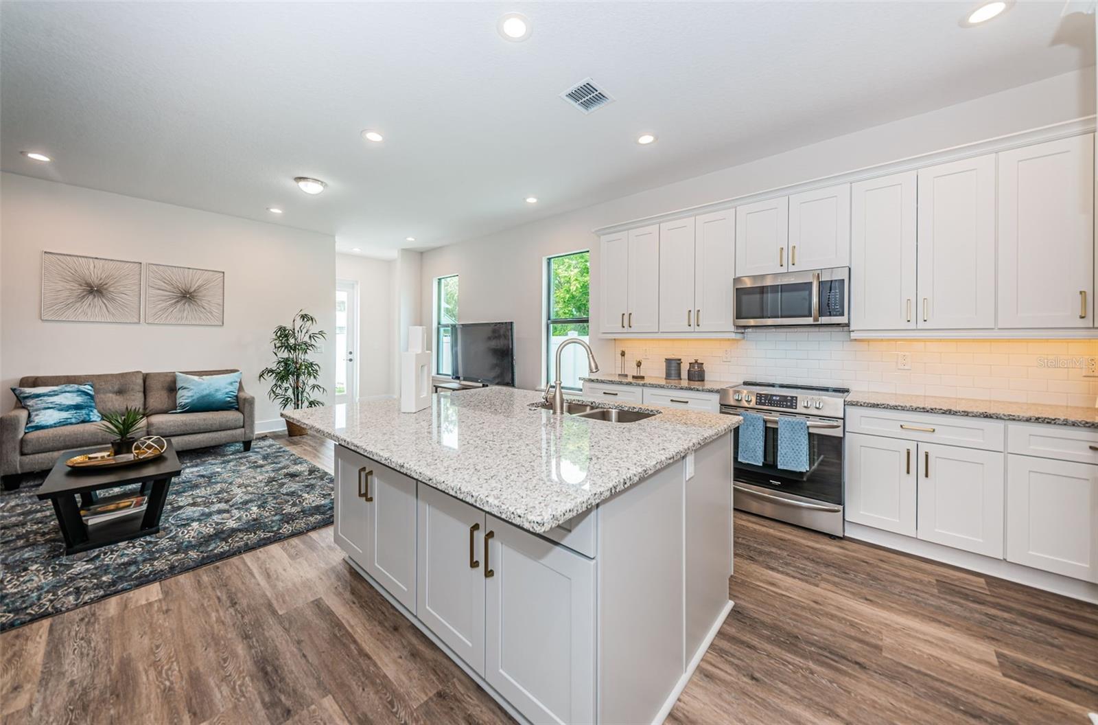 5964 Central, New Port Richey, FL 34653