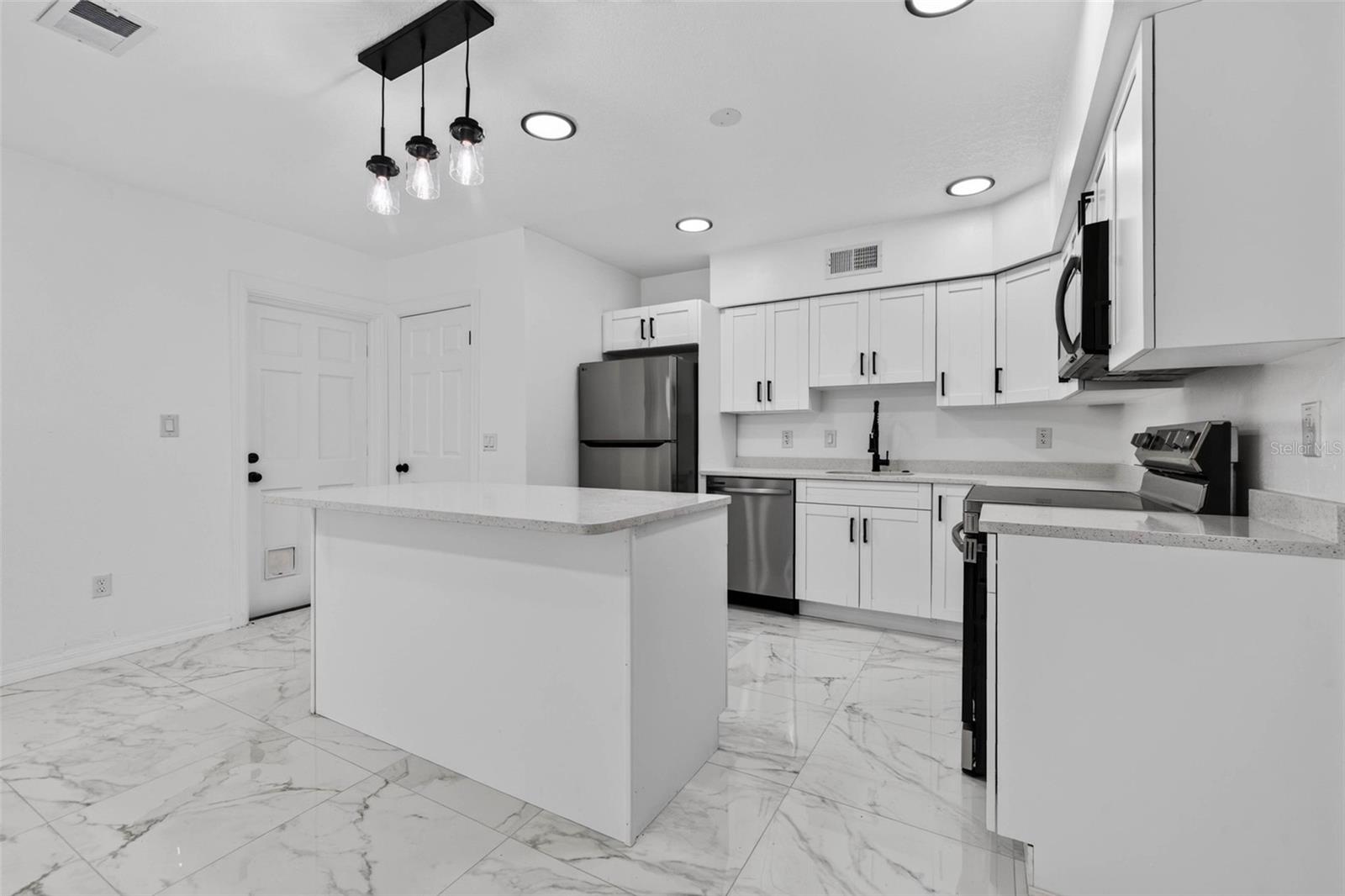 2801 45th, St Petersburg, FL 33711