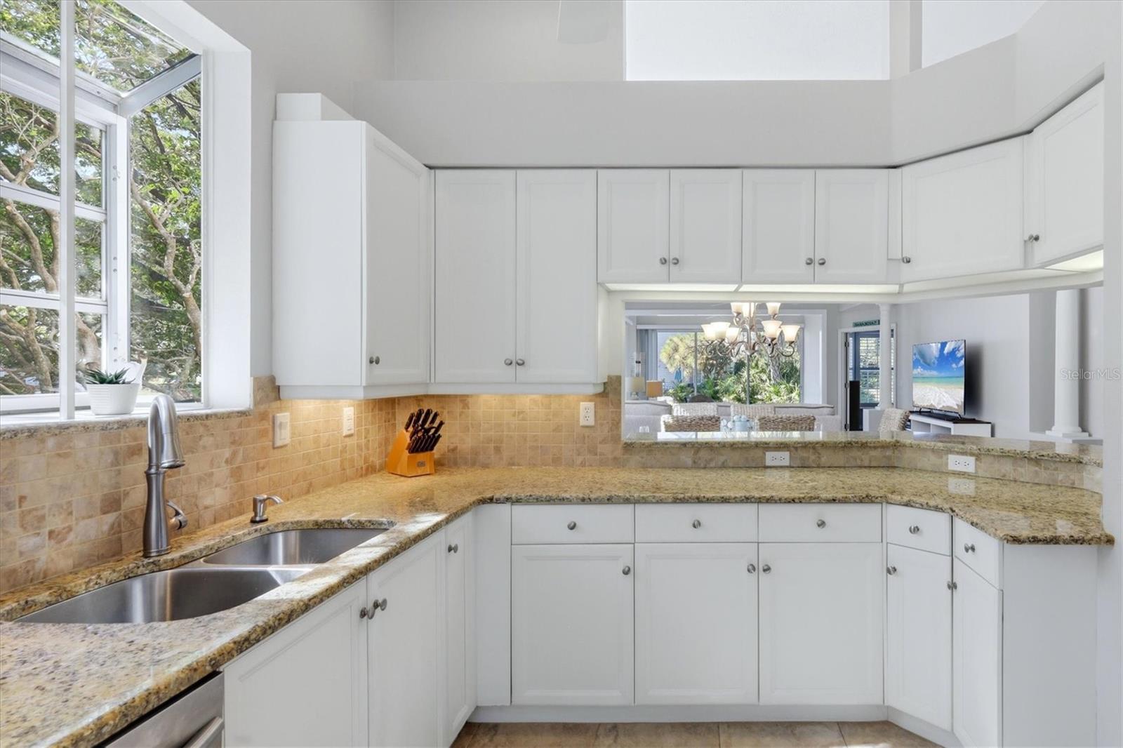 7906 Whitebridge, University Park, FL 34201