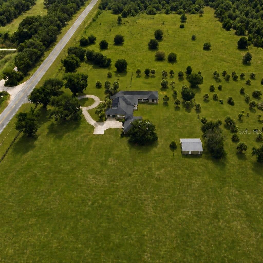 37180 County Road 452, Grand Island, FL 32735