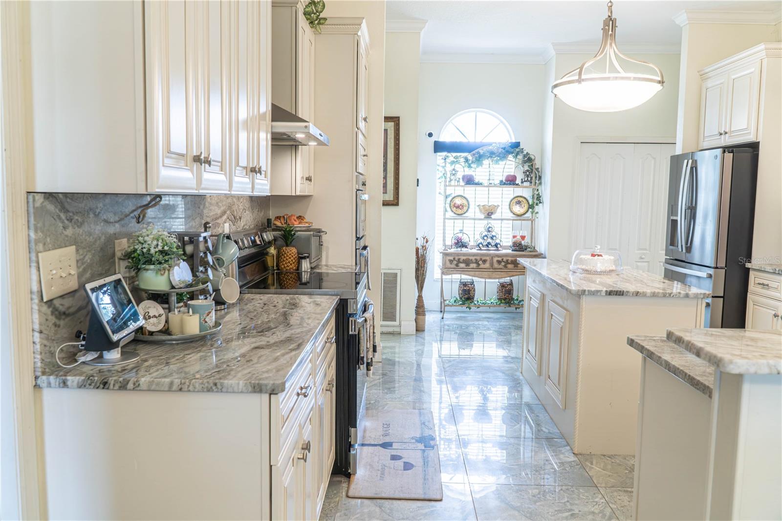 37180 County Road 452, Grand Island, FL 32735