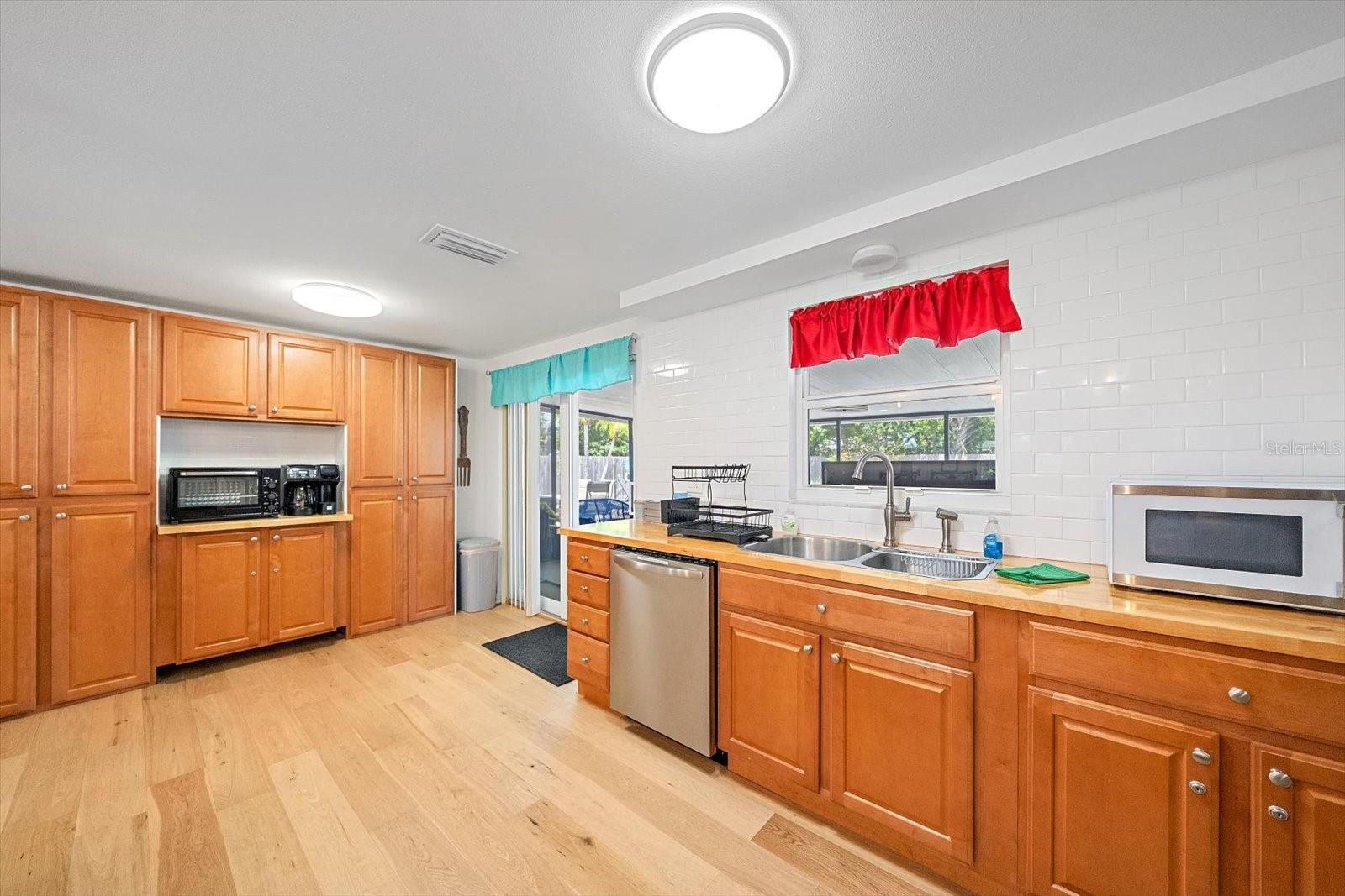 2923 Linwood, Sarasota, FL 34232