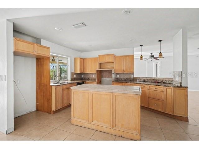 1219 14th, Cape Coral, FL 33909