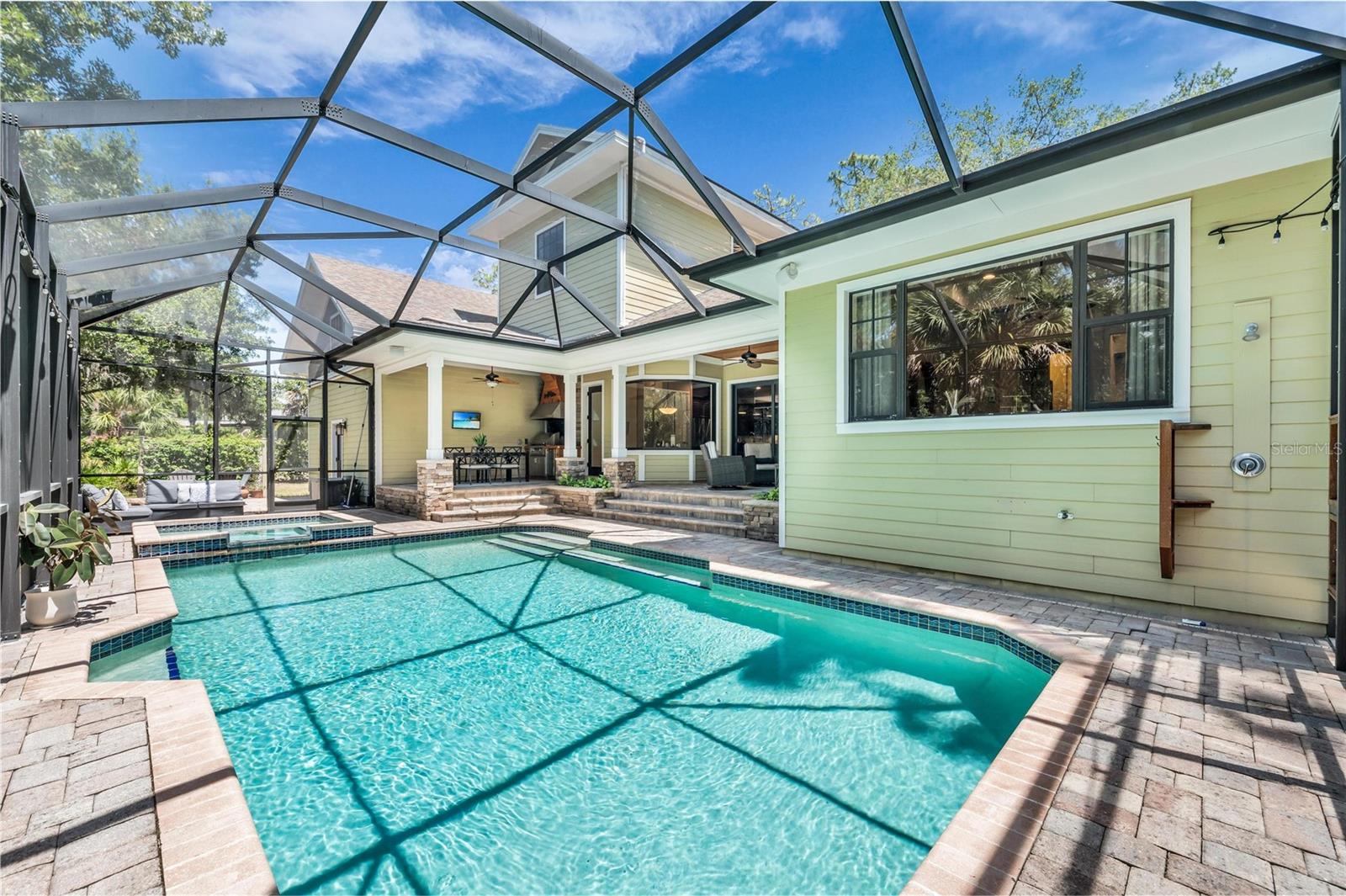 5911 River Forest, Bradenton, FL 34203