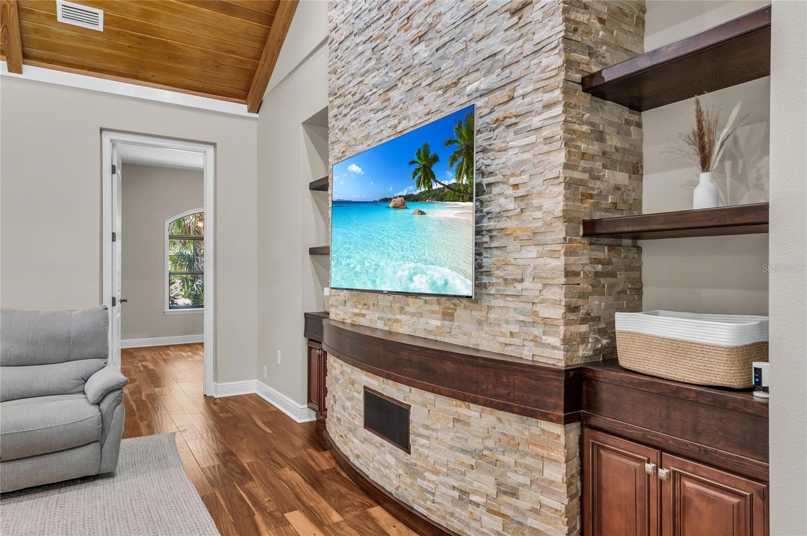 5911 River Forest, Bradenton, FL 34203