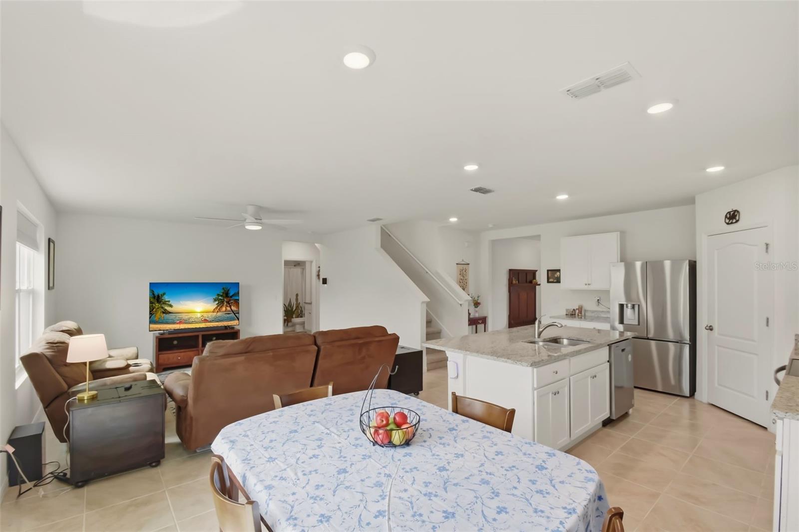 33428 Country House, Sorrento, FL 32776