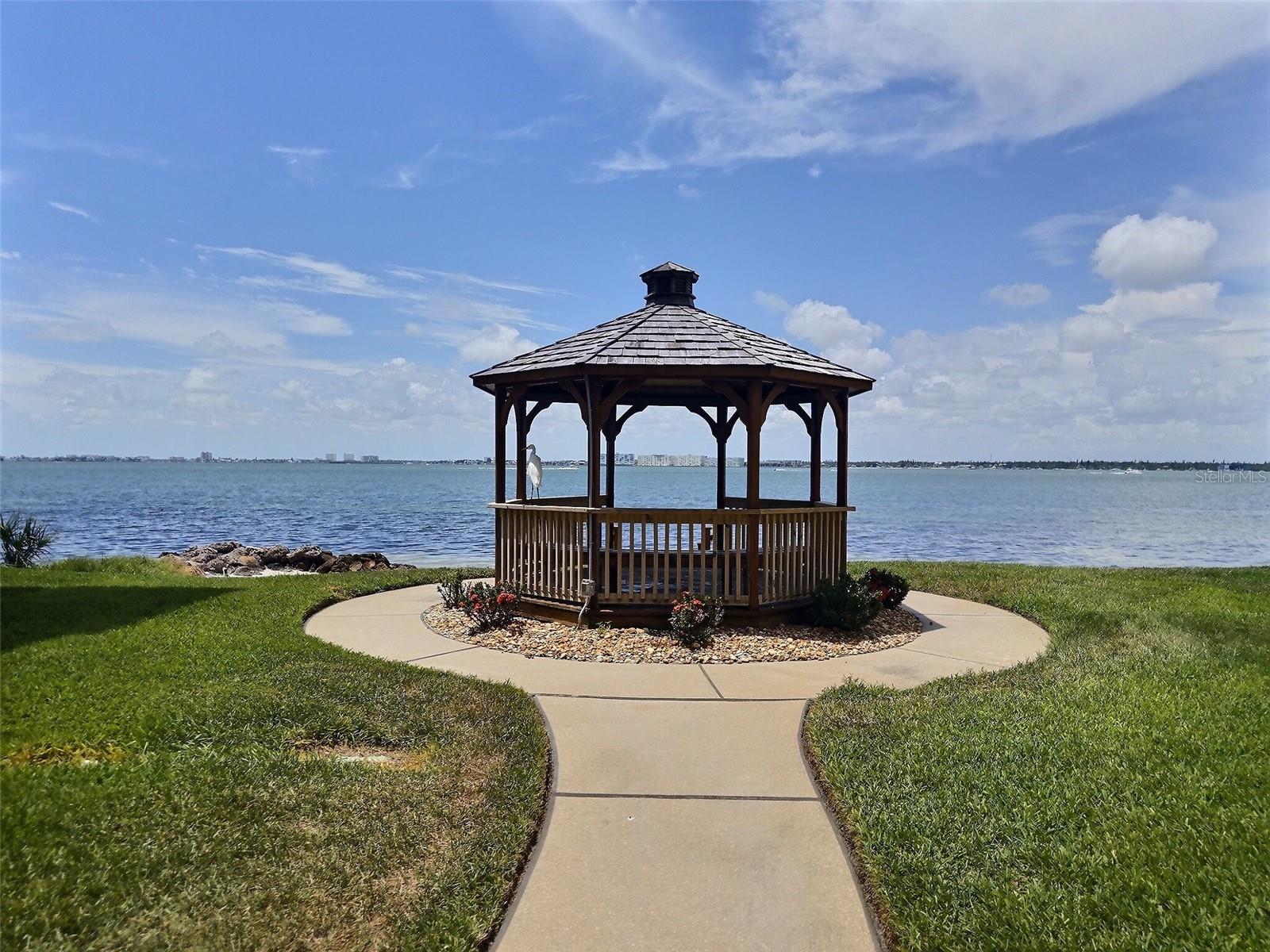 5633 Puerta del Sol Unit 307, St Petersburg, FL 33715