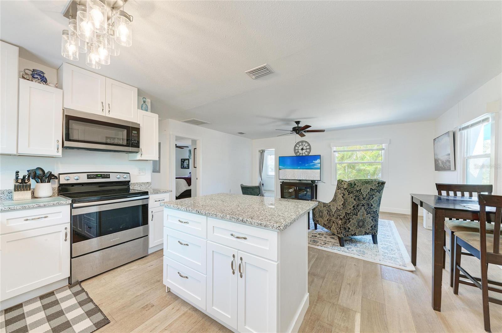 901 Oak, Ruskin, FL 33570