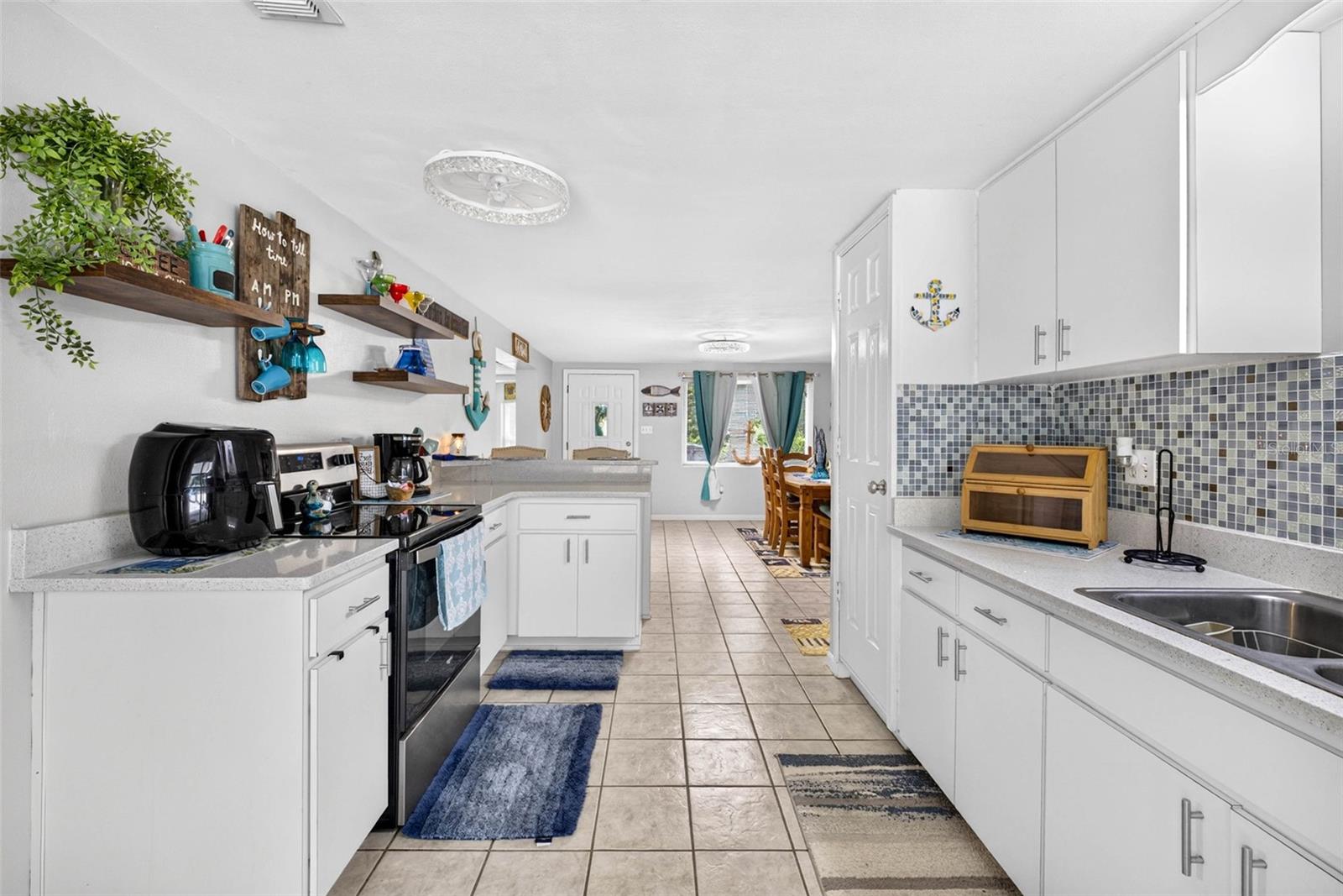 5304 James, Homosassa, FL 34448