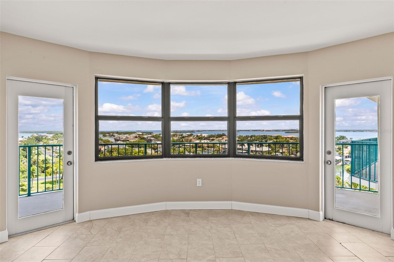670 Island Unit 800, Clearwater Beach, FL 33767