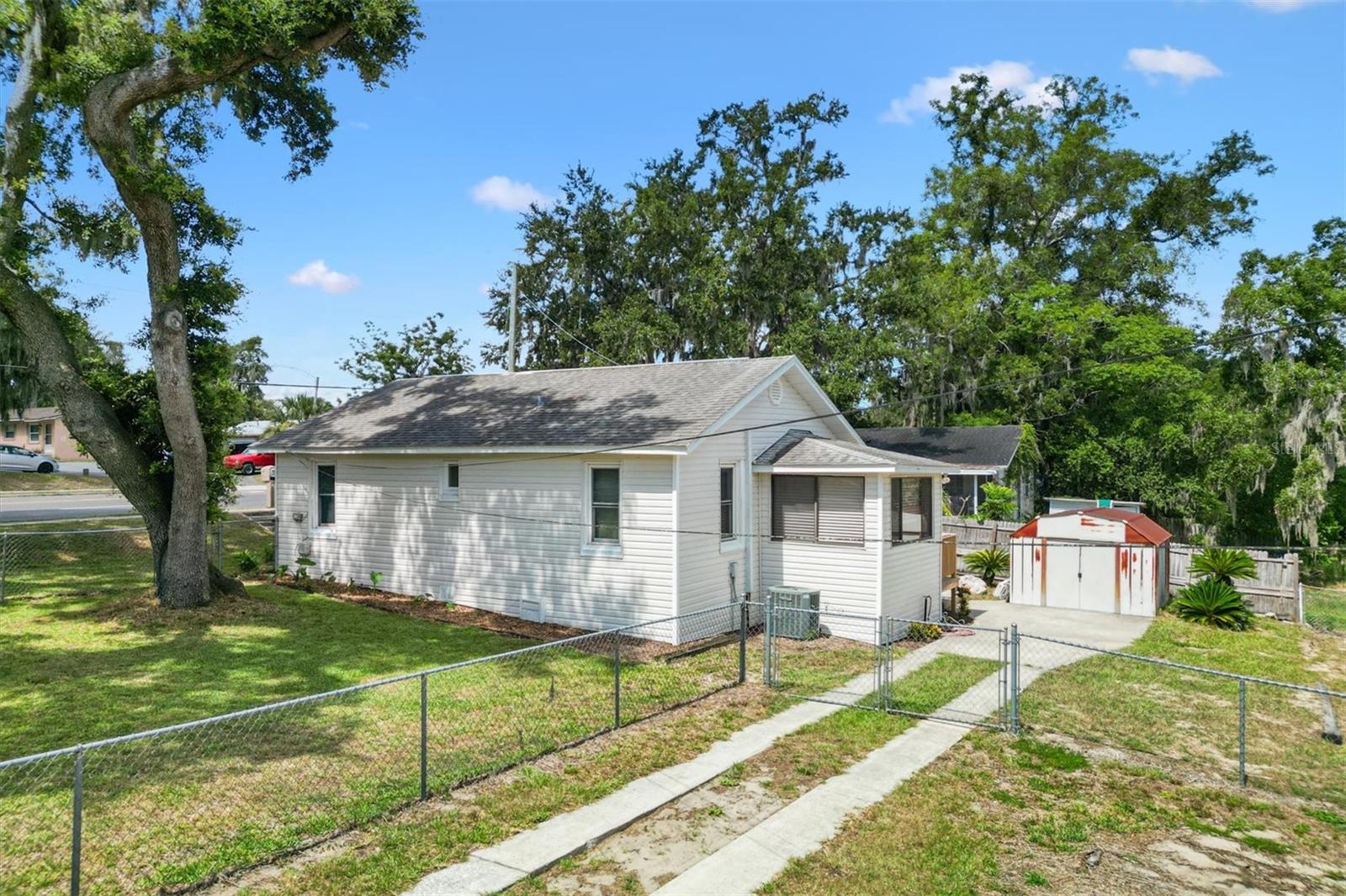 2000 South, Leesburg, FL 34748