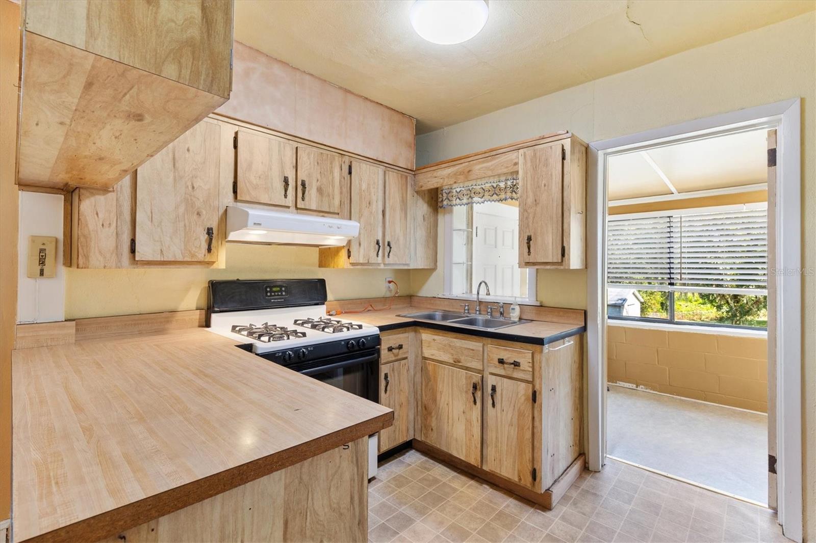 2000 South, Leesburg, FL 34748