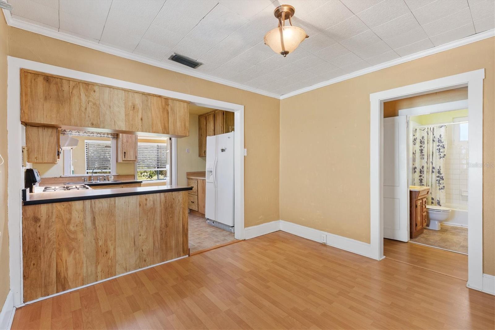 2000 South, Leesburg, FL 34748