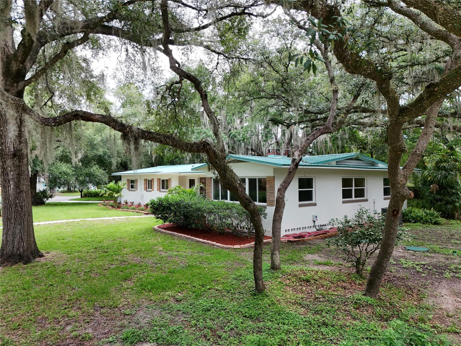 22 Poinsettia, Deland, FL 32724