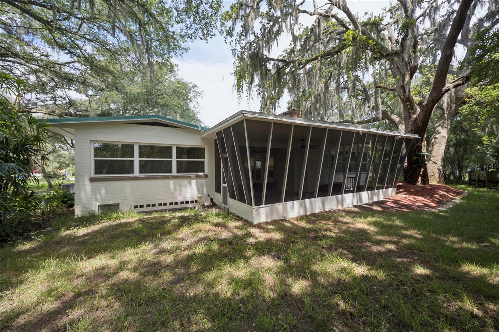 22 Poinsettia, Deland, FL 32724