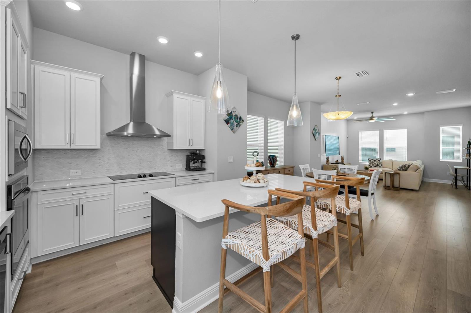 2458 Mangum, Sarasota, FL 34237