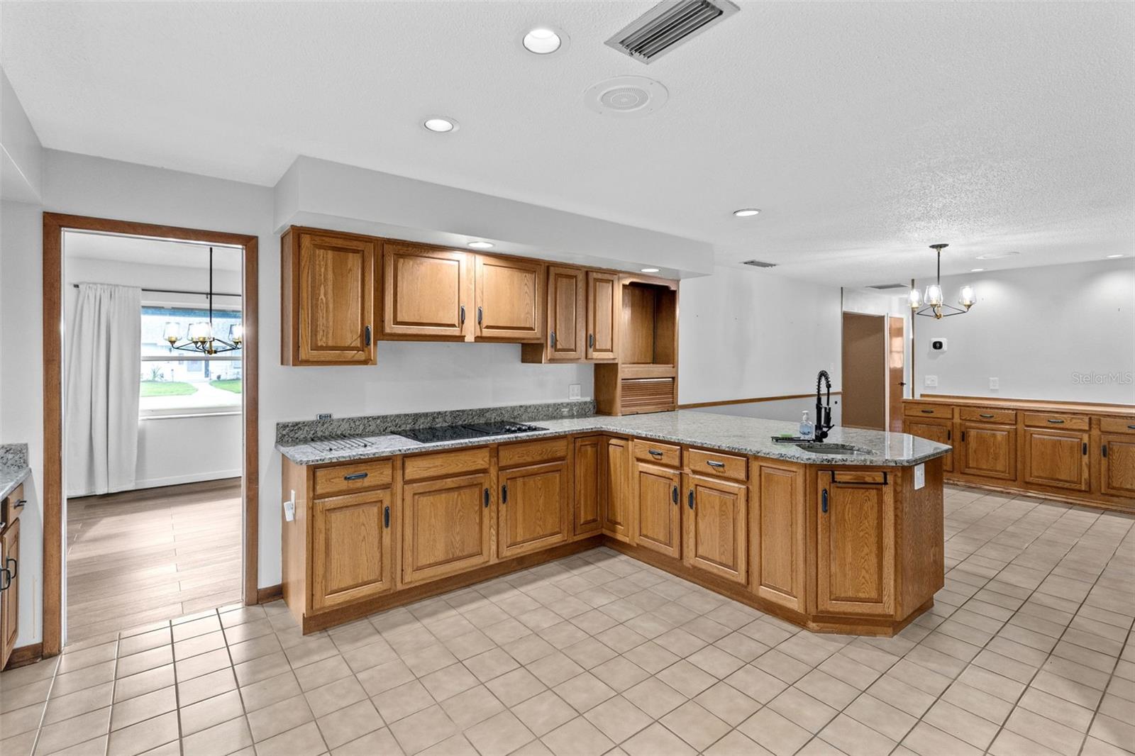 2215 Bradford, Orlando, FL 32806