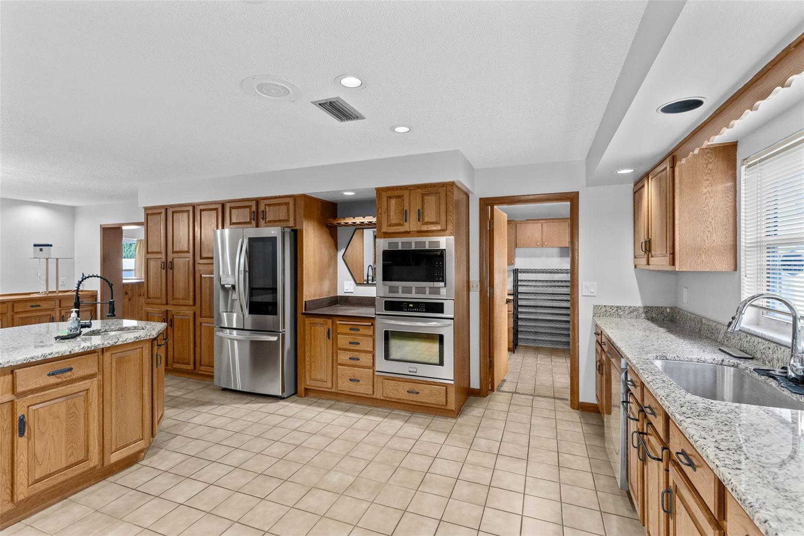 2215 Bradford, Orlando, FL 32806