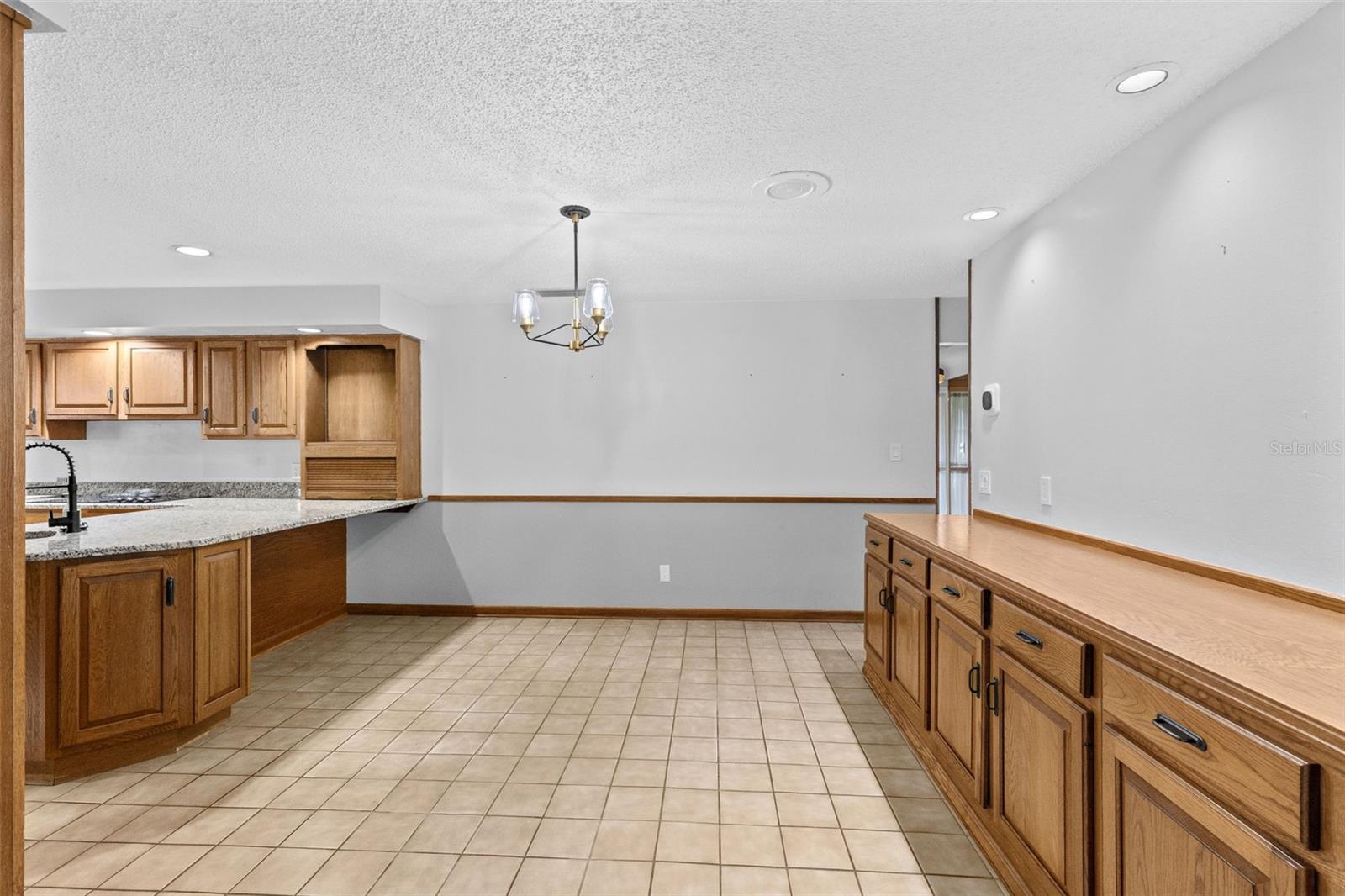 2215 Bradford, Orlando, FL 32806