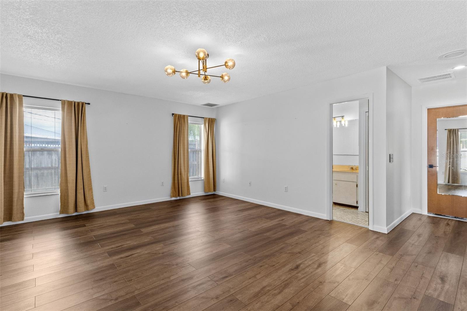 2215 Bradford, Orlando, FL 32806