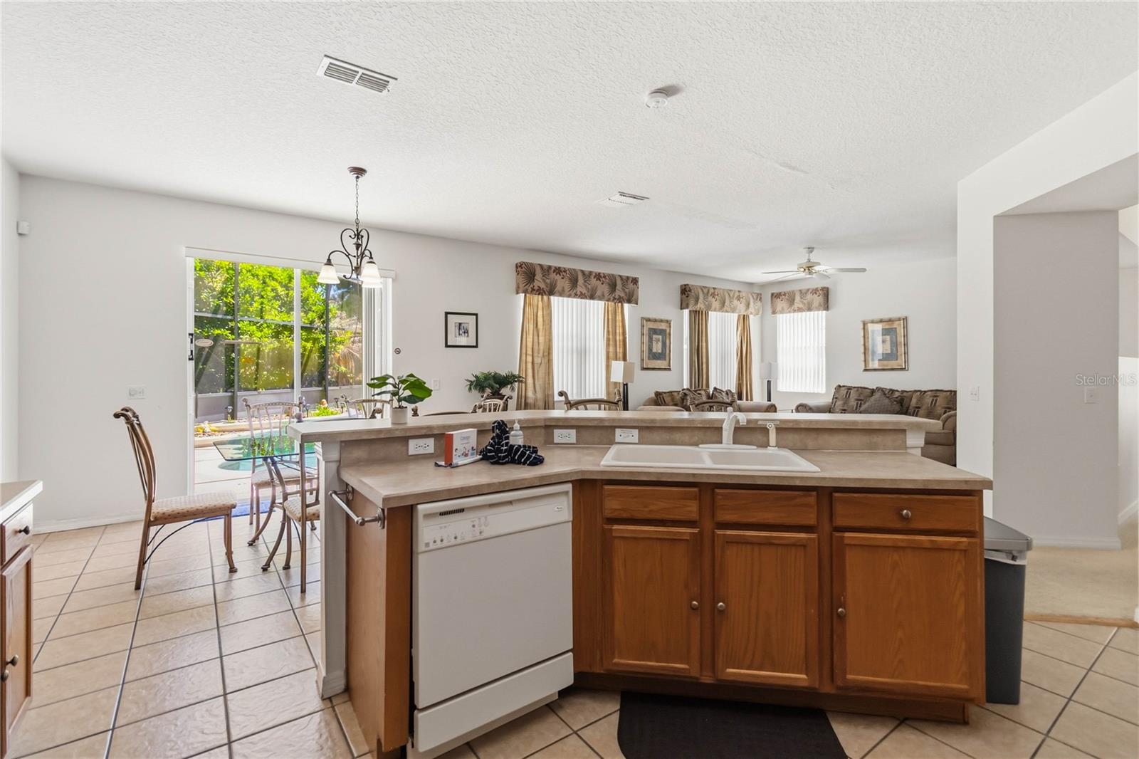 103 Bay Leaf, Davenport, FL 33896
