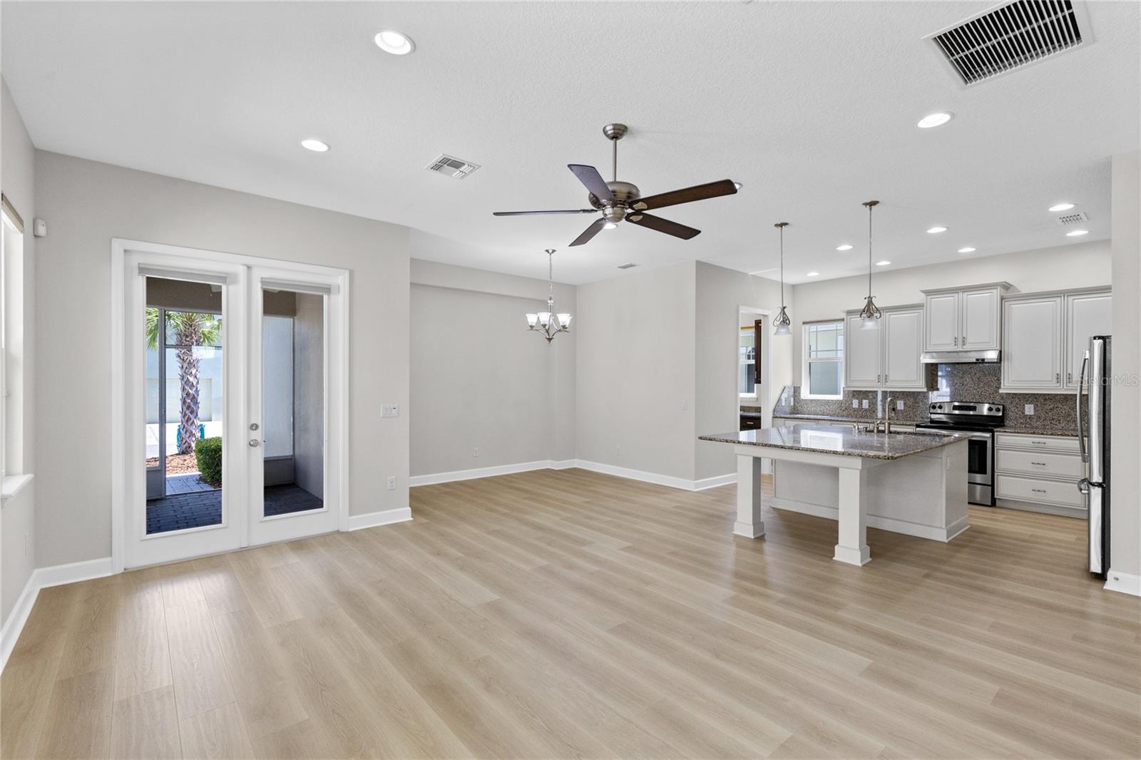 8460 Bergson, Orlando, FL 32827
