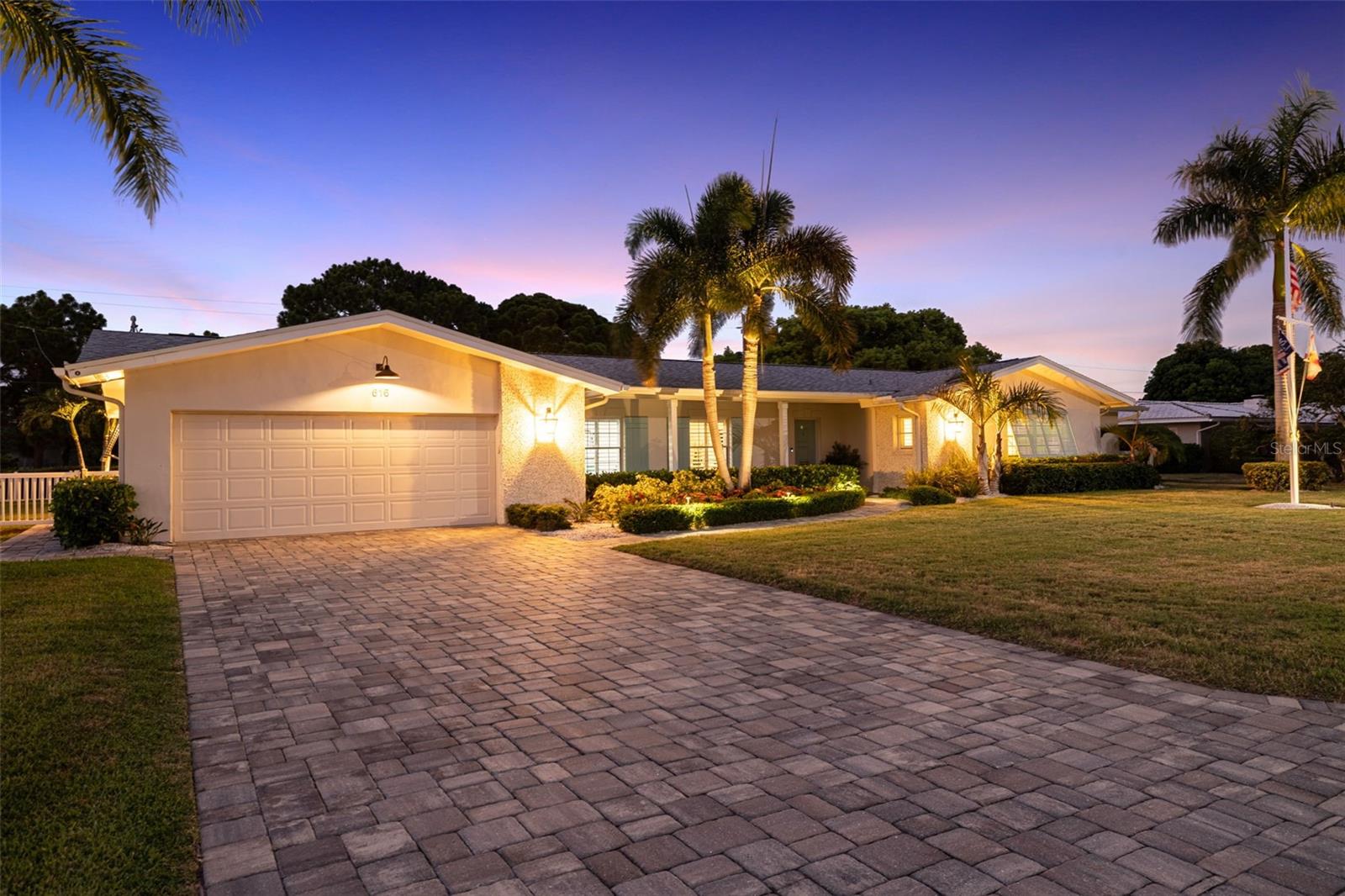 616 Pineland, Belleair, FL 33756