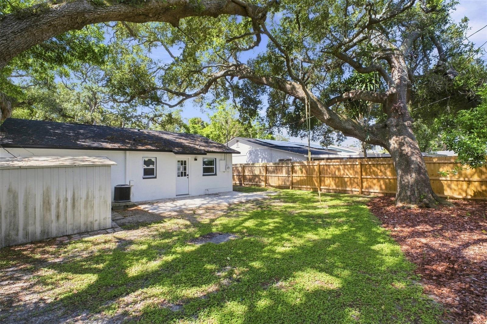 4733 25th, St Petersburg, FL 33711