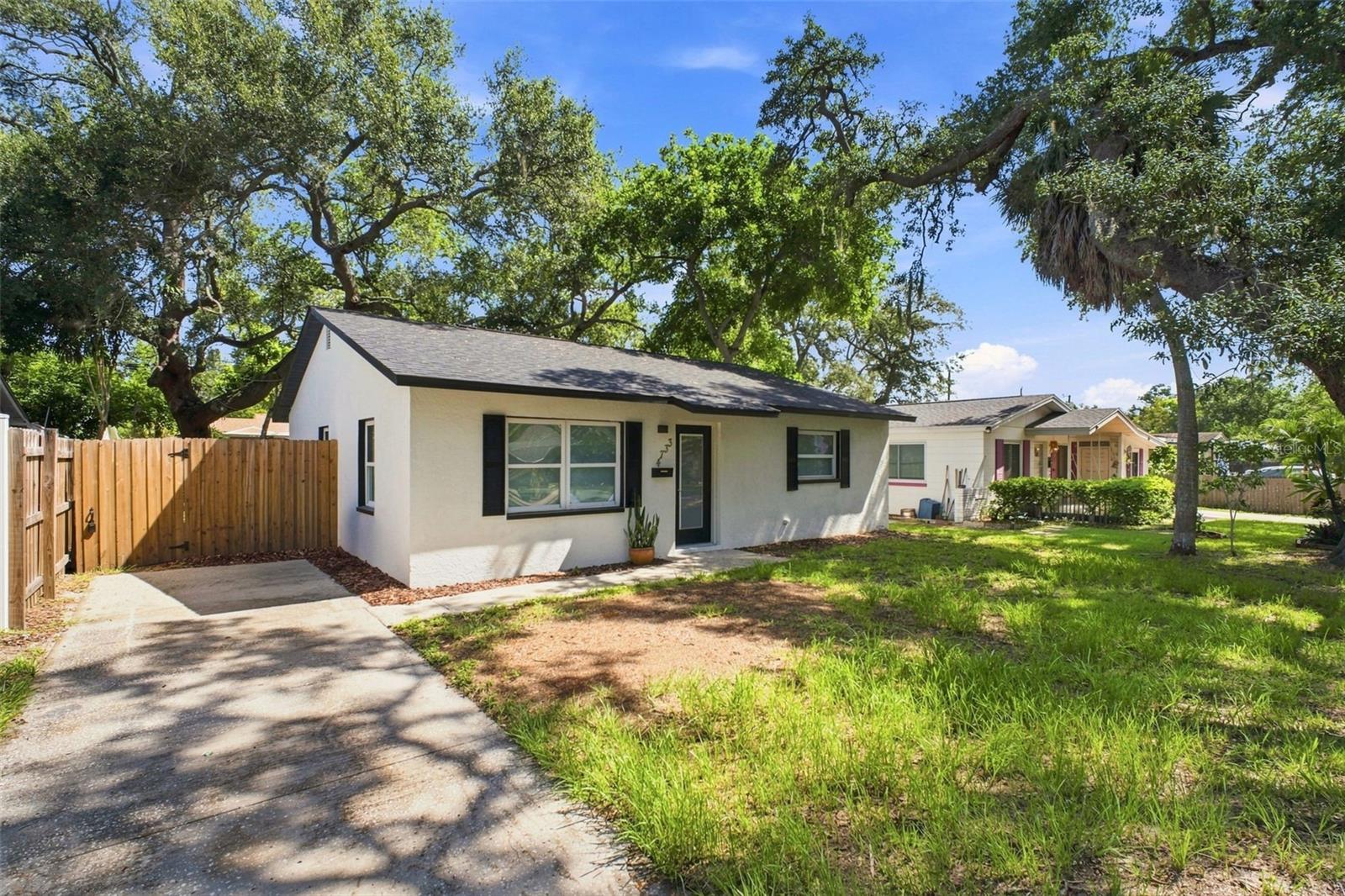 4733 25th, St Petersburg, FL 33711