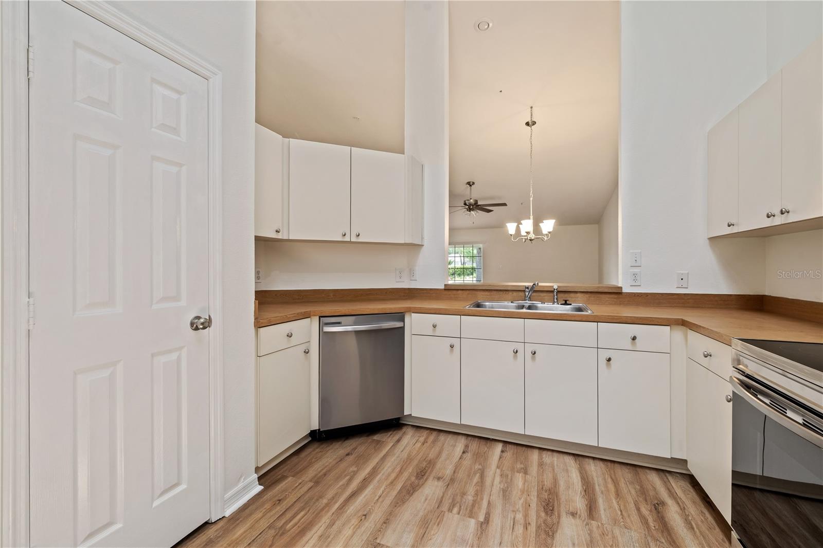 8407 Terrace Meadows Unit N/a, Tampa, FL 33637