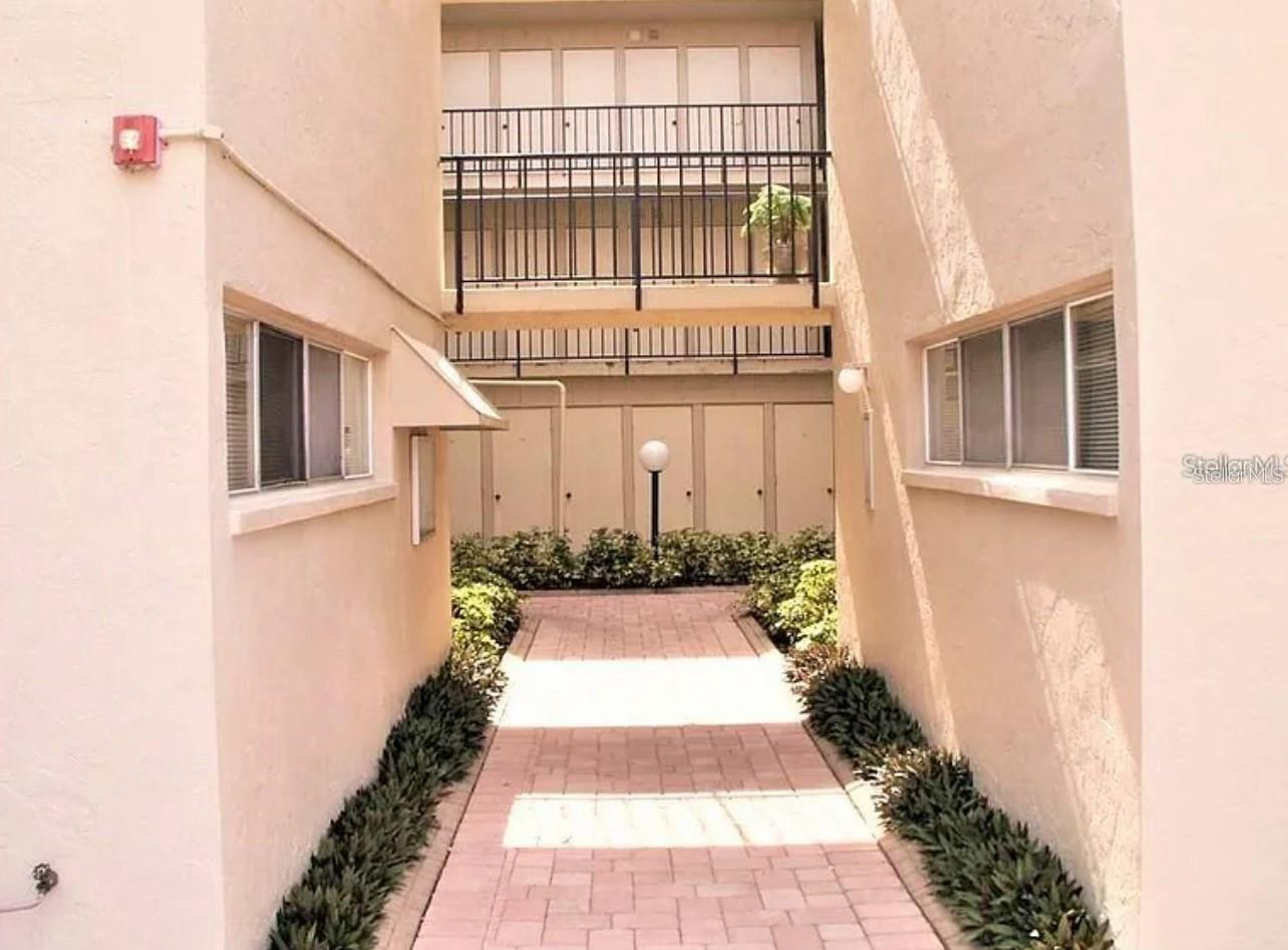 2763 Woodgate Unit 211, Sarasota, FL 34231