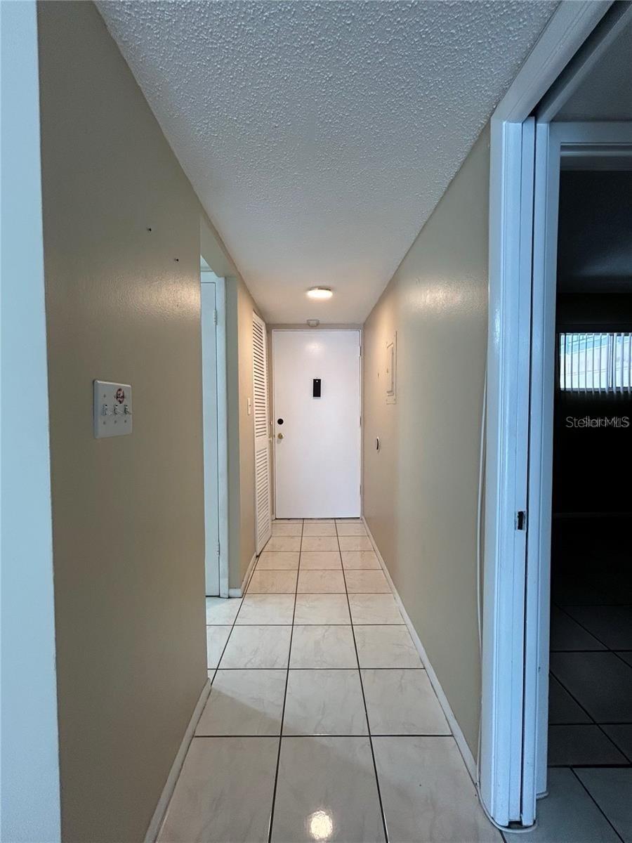 2763 Woodgate Unit 211, Sarasota, FL 34231