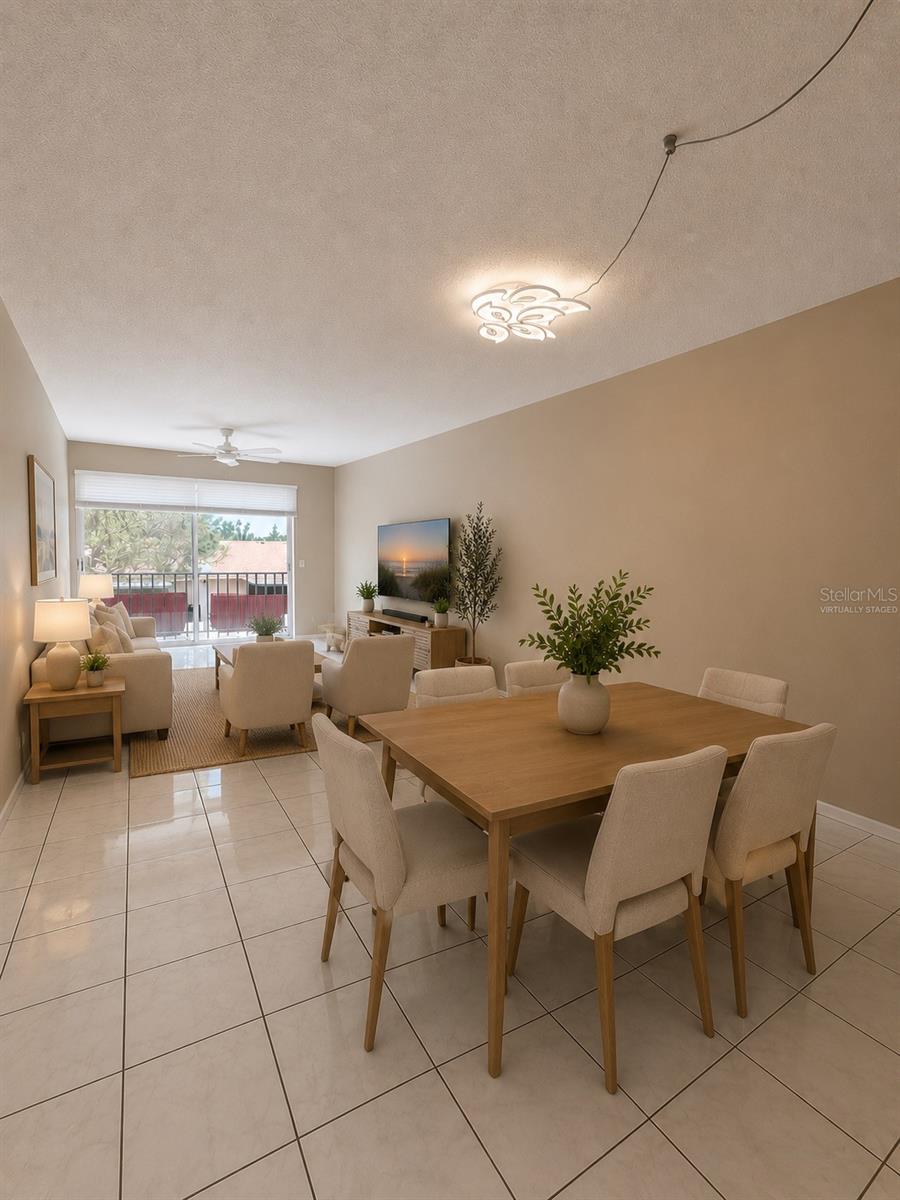 2763 Woodgate Unit 211, Sarasota, FL 34231