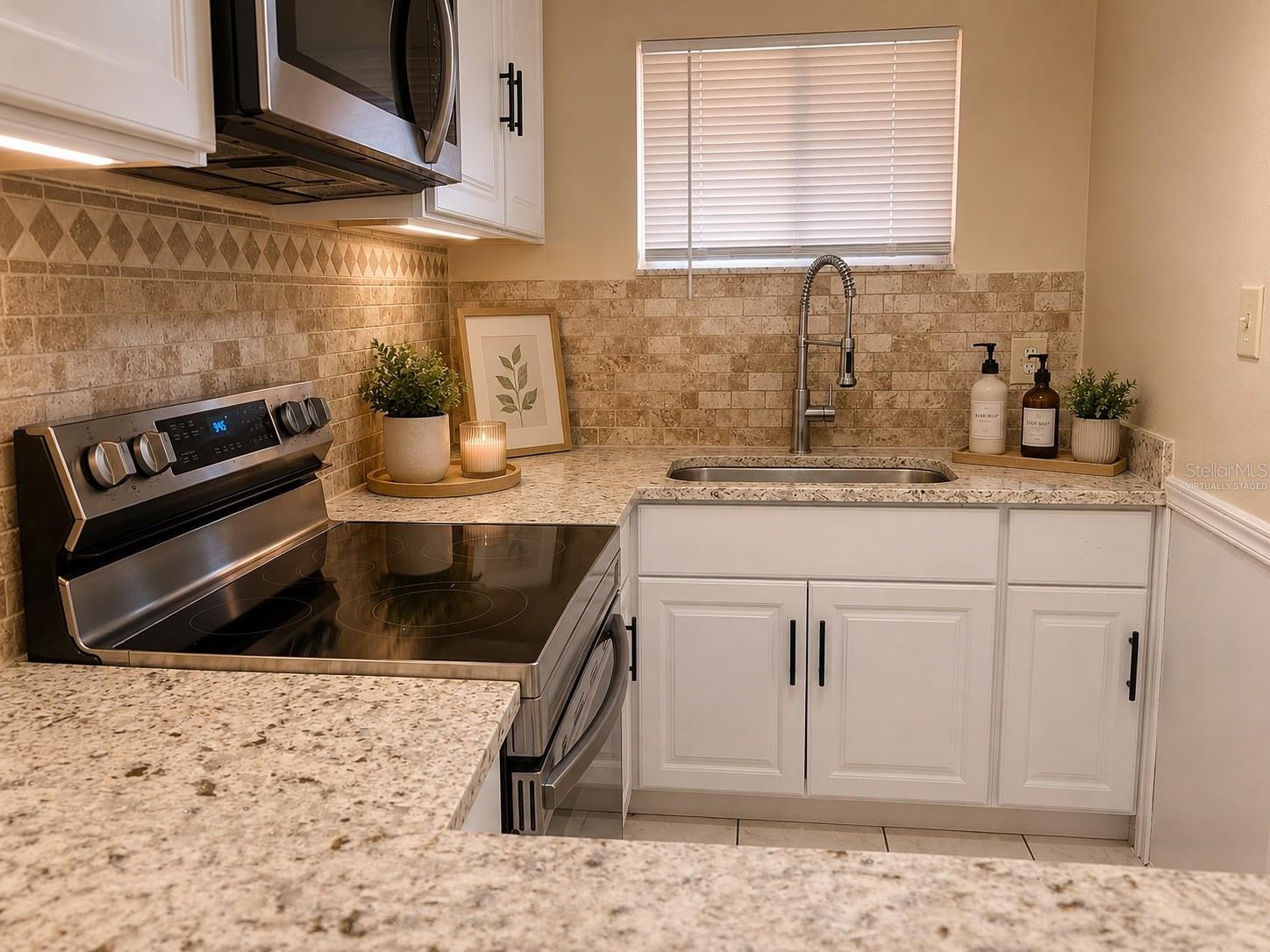 2763 Woodgate Unit 211, Sarasota, FL 34231
