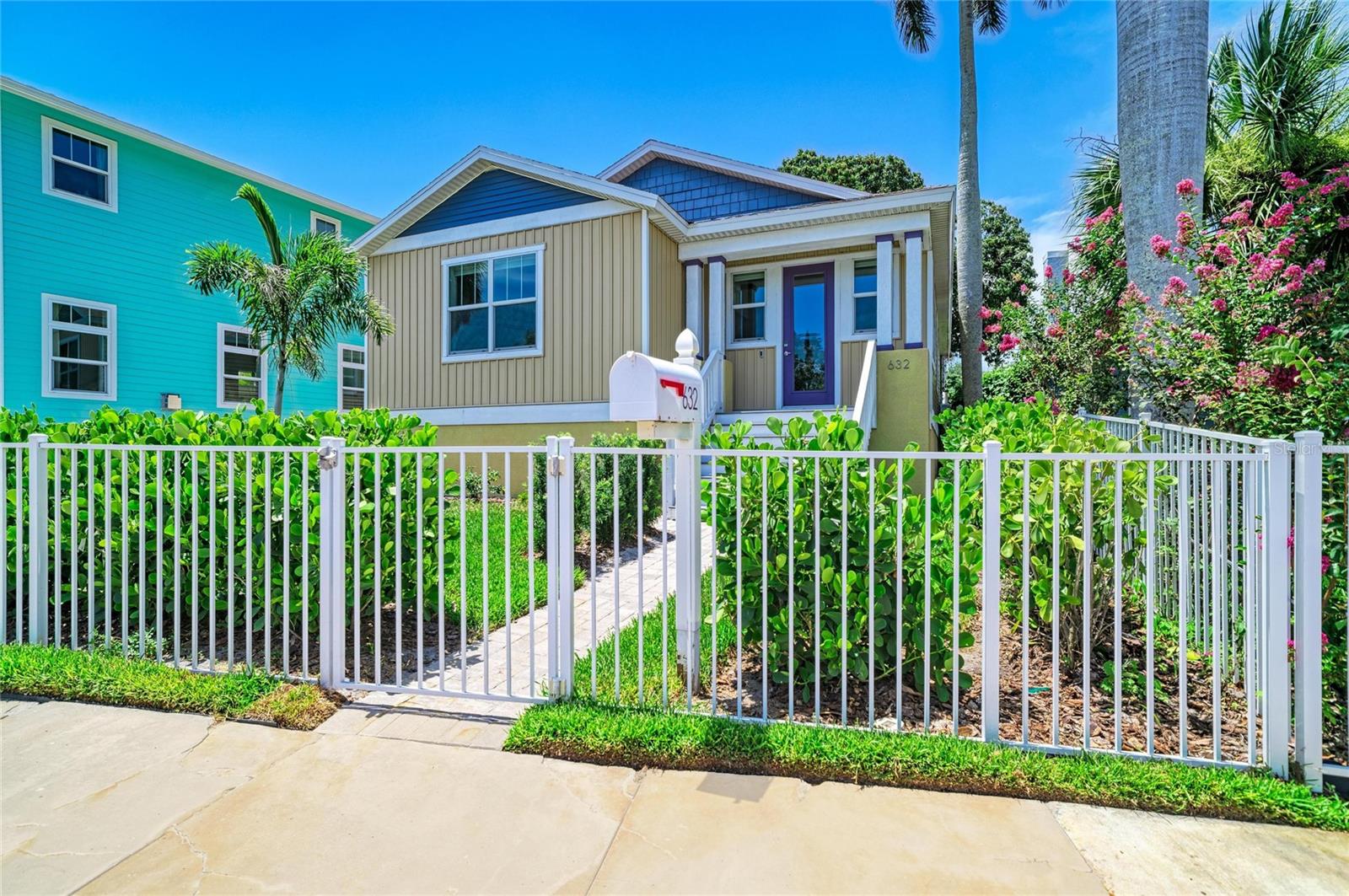 632 Virginia, Bradenton, FL 34205