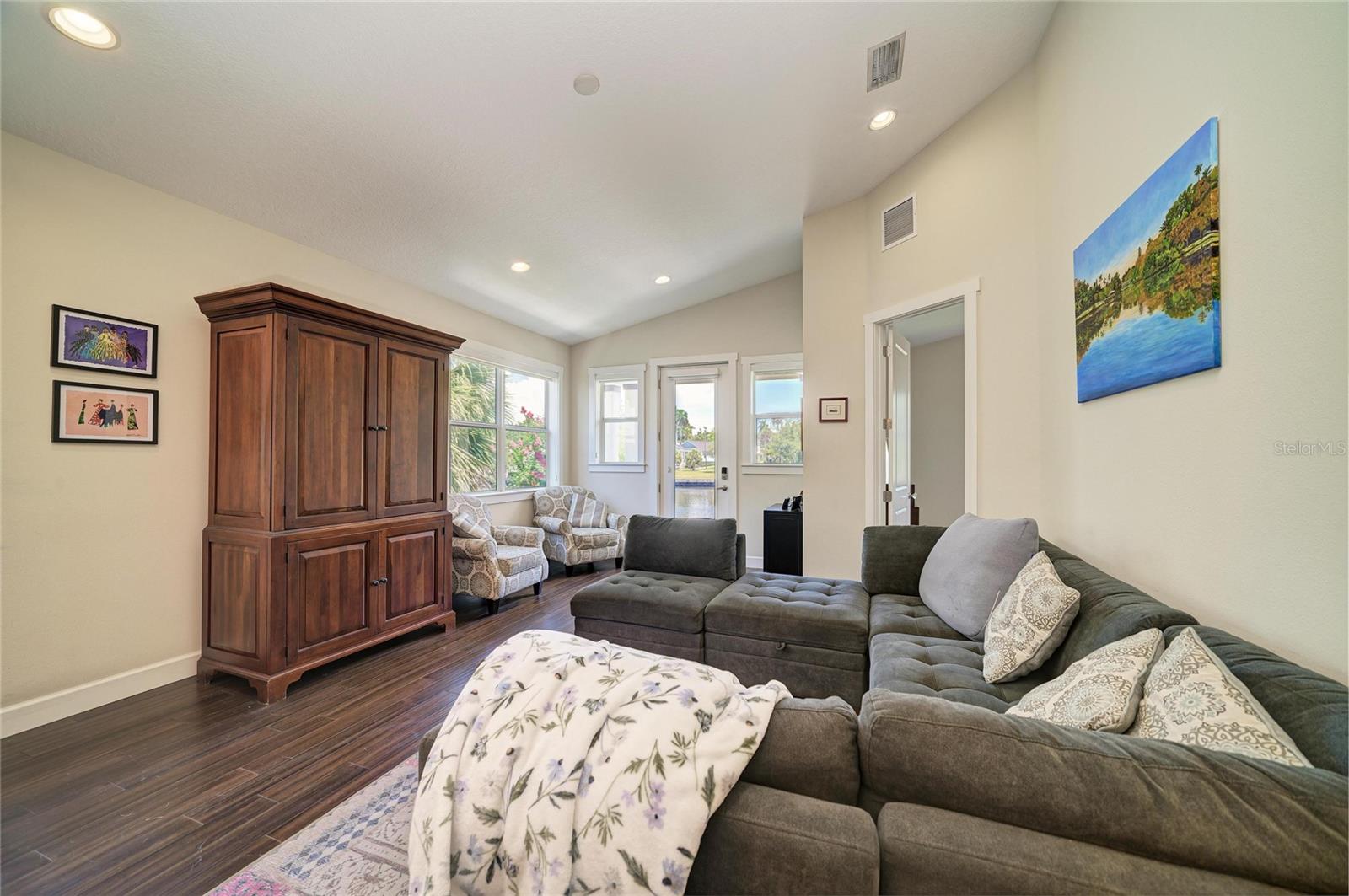 632 Virginia, Bradenton, FL 34205