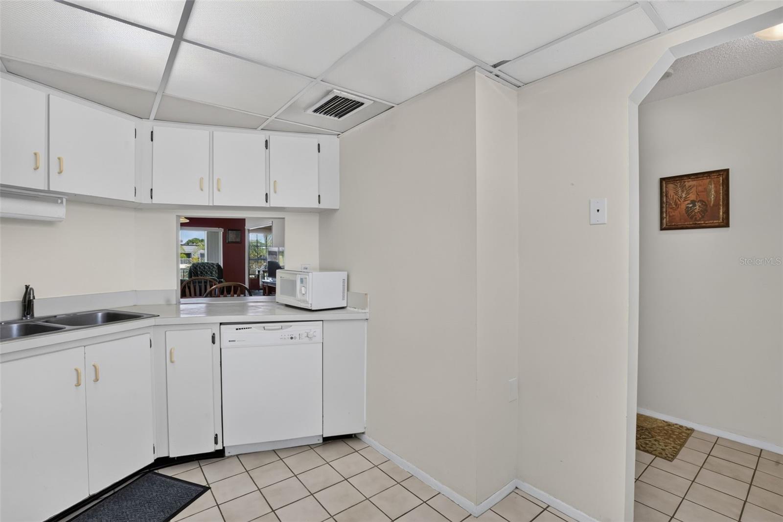 8693 Bardmoor Unit 301b, Largo, FL 33777