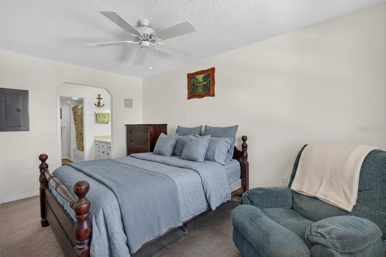8693 Bardmoor Unit 301b, Largo, FL 33777