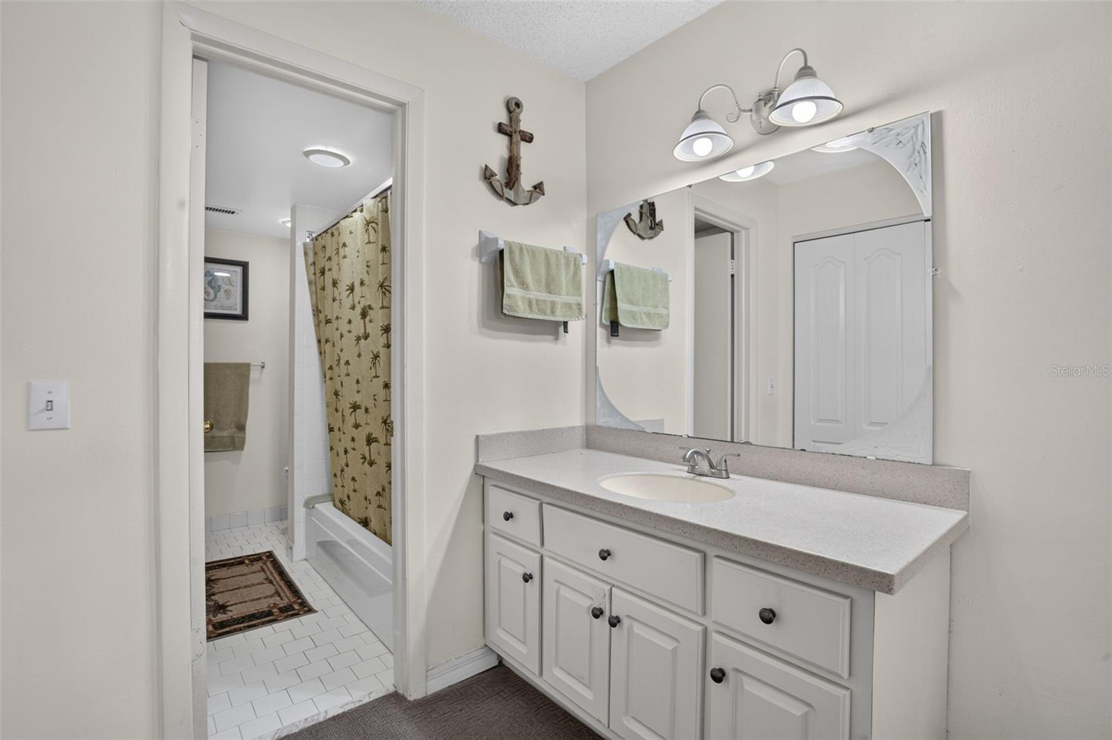 8693 Bardmoor Unit 301b, Largo, FL 33777