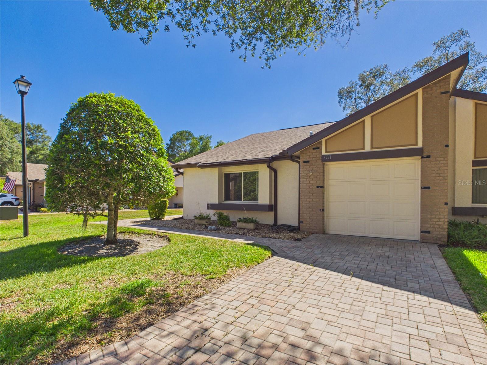 7511 Heather Walk, Weeki Wachee, FL 34613